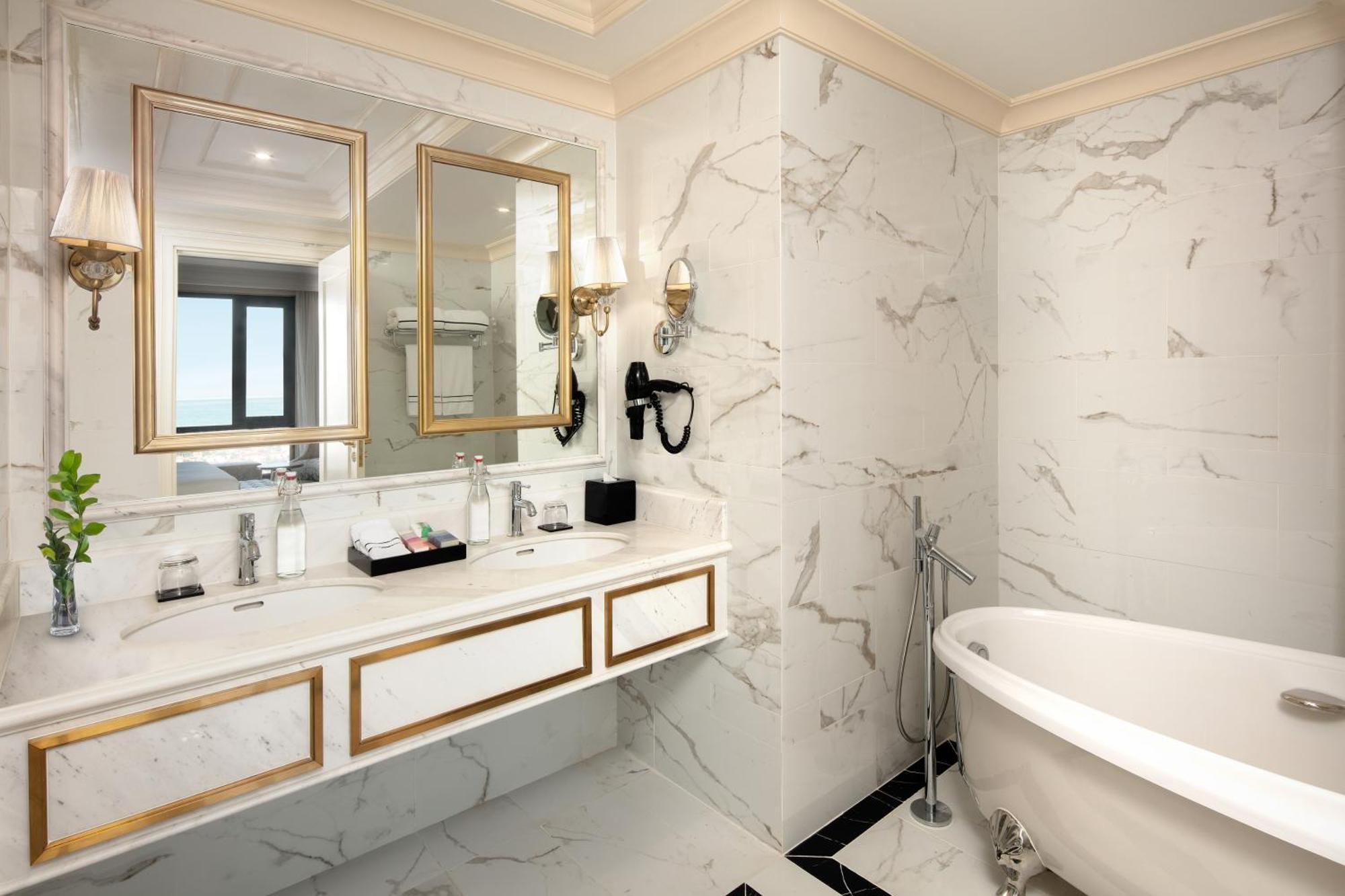 Melia Vinpearl Quang Binh Hotel Донг Хой Екстериор снимка