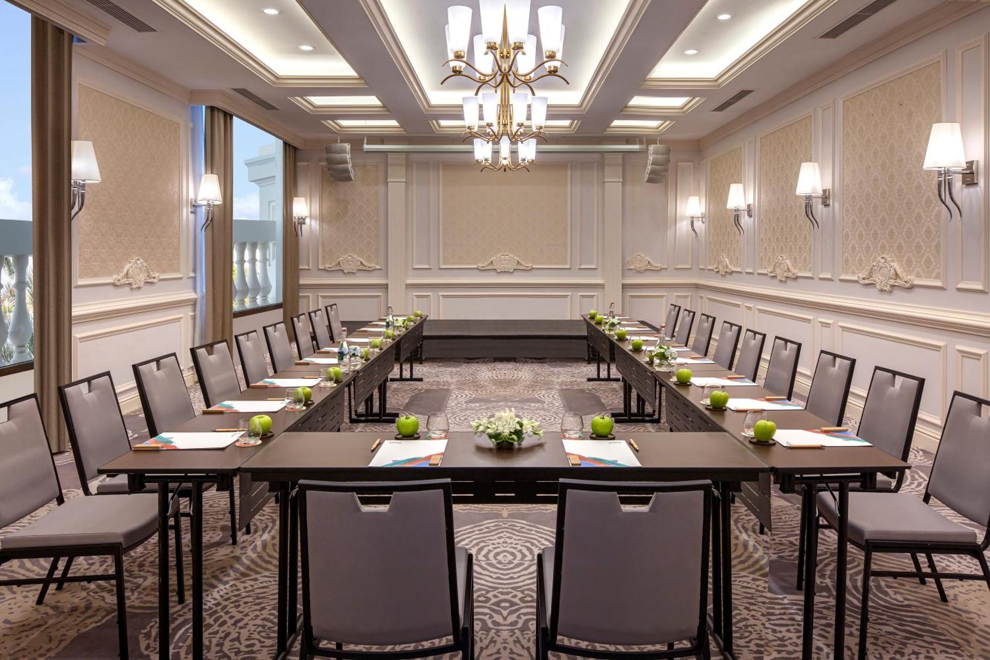 Melia Vinpearl Quang Binh Hotel Донг Хой Екстериор снимка