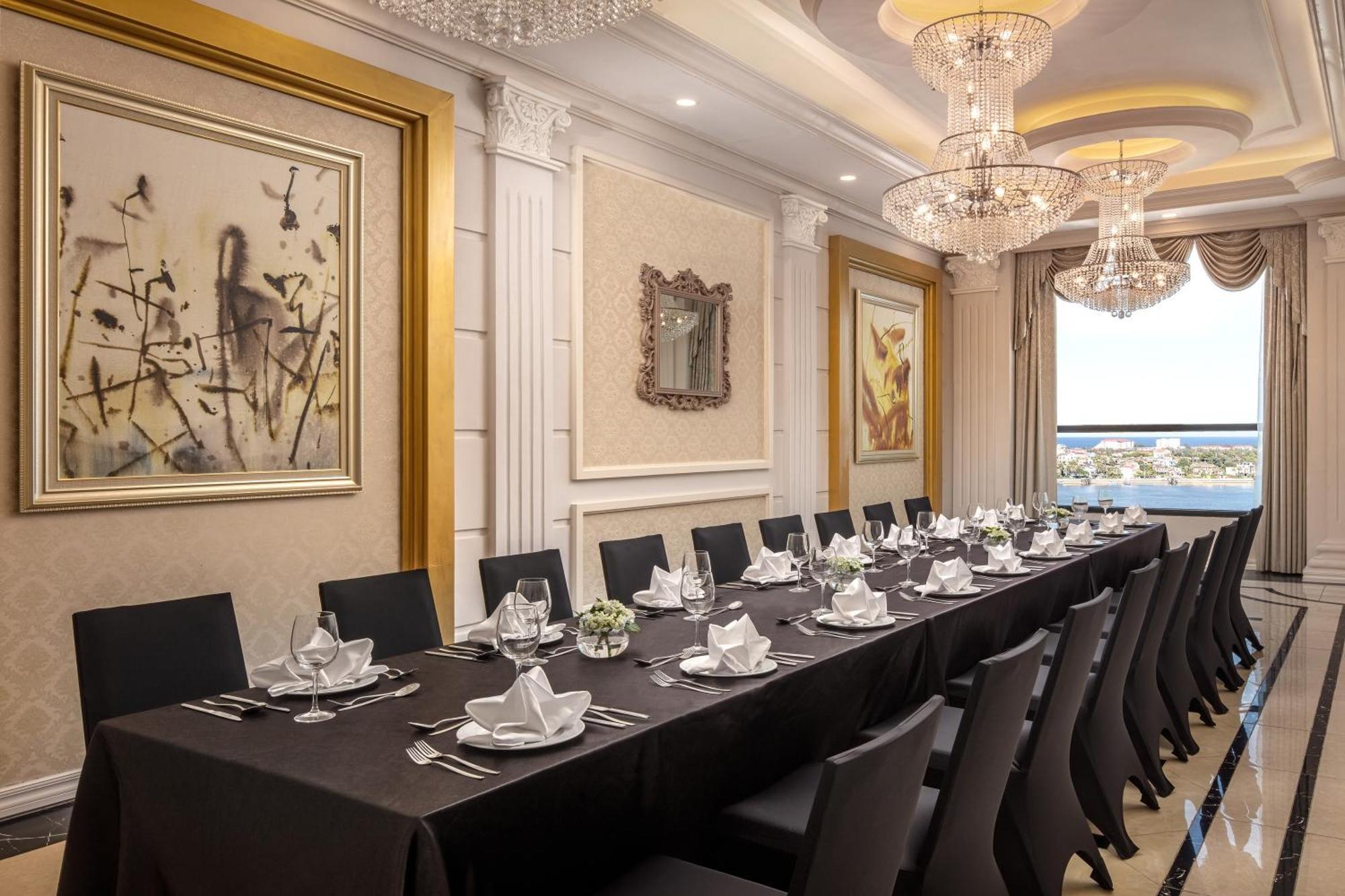 Melia Vinpearl Quang Binh Hotel Донг Хой Екстериор снимка