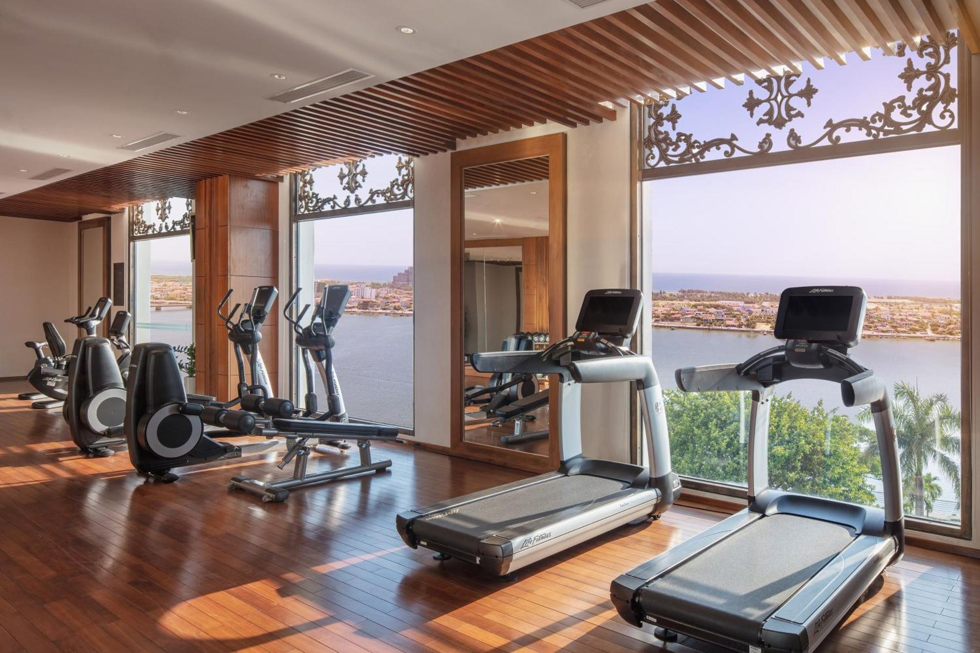Melia Vinpearl Quang Binh Hotel Донг Хой Екстериор снимка