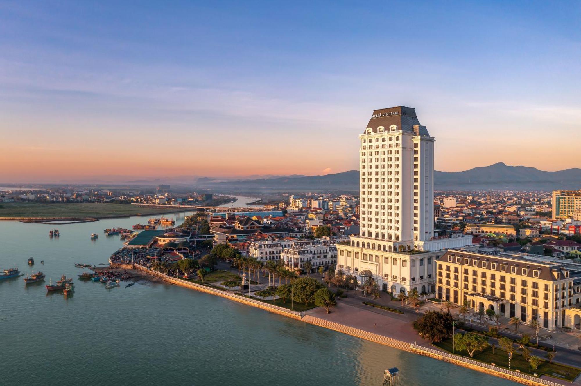 Melia Vinpearl Quang Binh Hotel Донг Хой Екстериор снимка